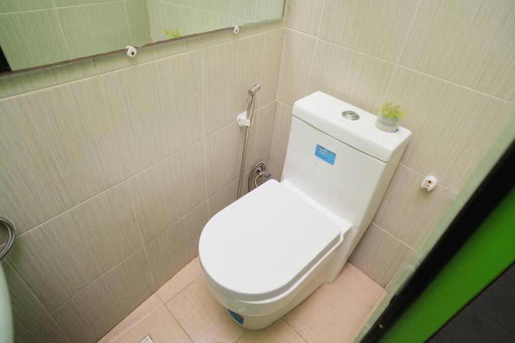 Golden V Primera Unit A Malolos Exterior photo